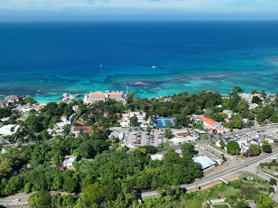 Cruise coastline near Ocho Rios, Jamaica